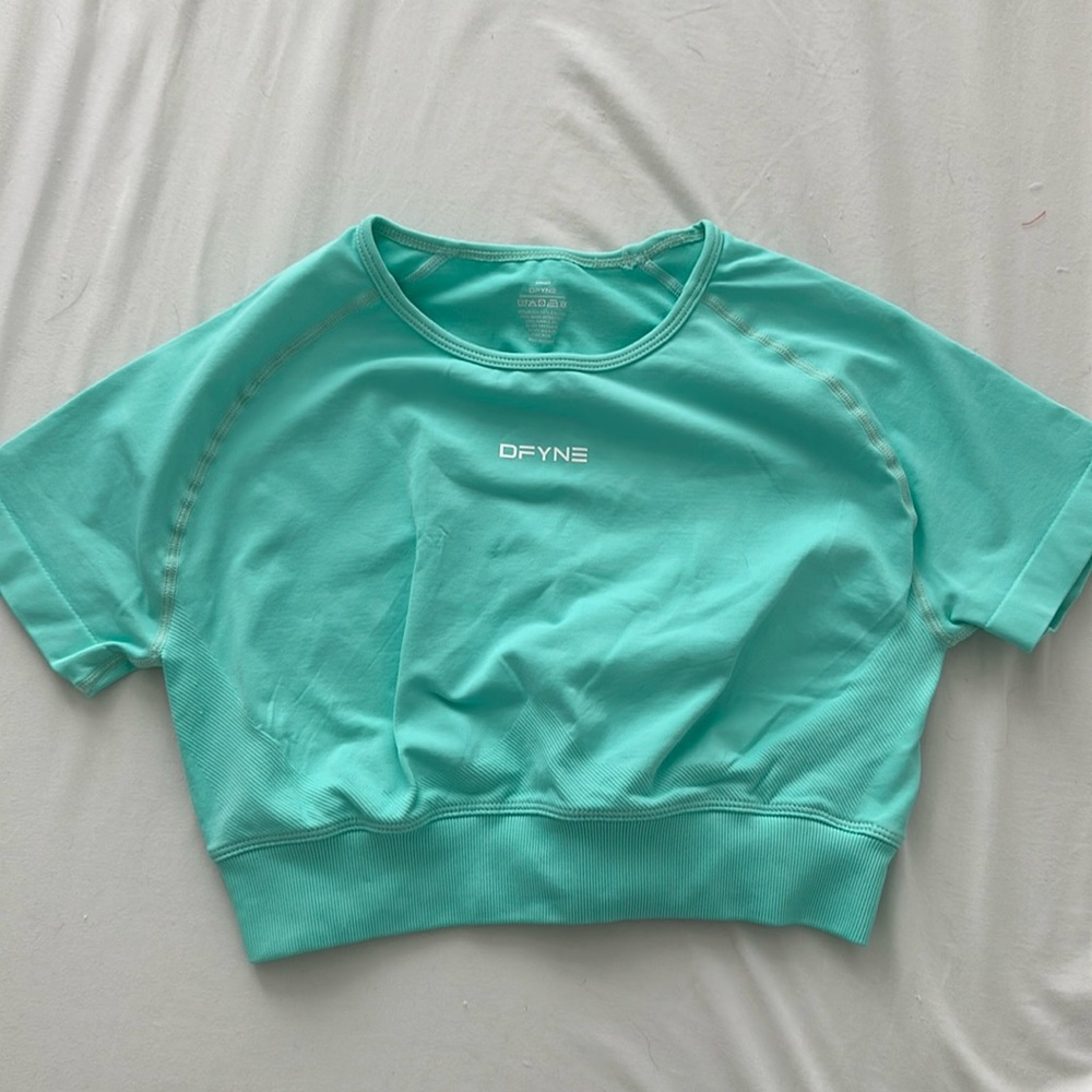 Dfyne Crop Top